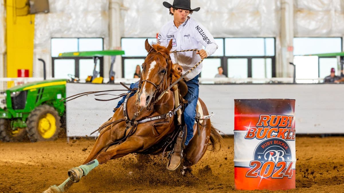 Caleb Cline and Gotta Be Heavenly barrel racing
