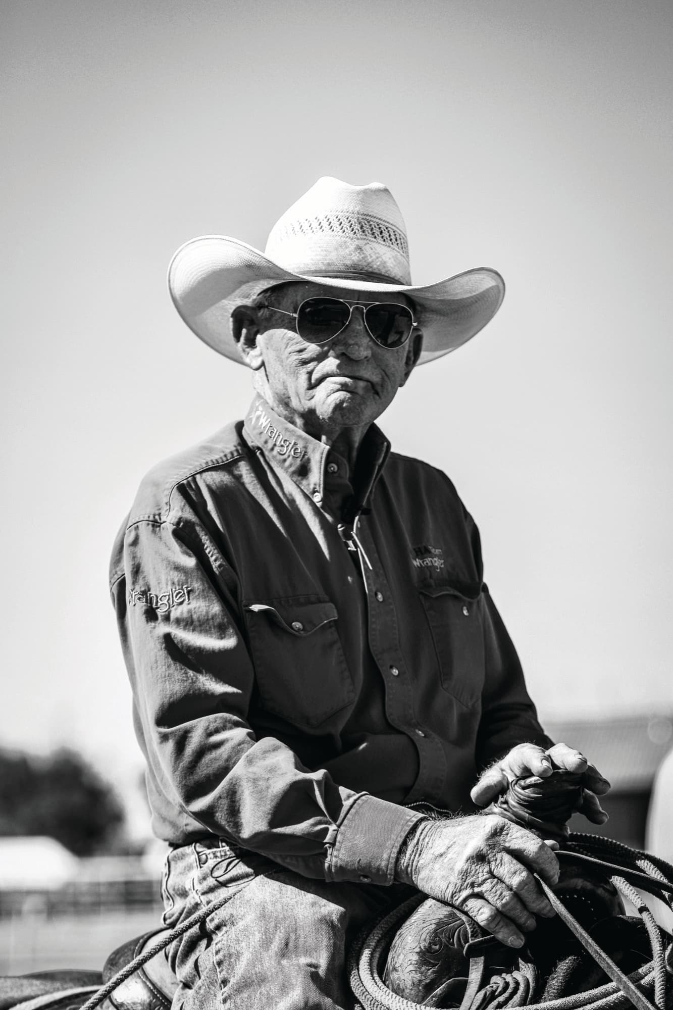 Dick Yates heading a steer during a 2022 Roping.com shoot