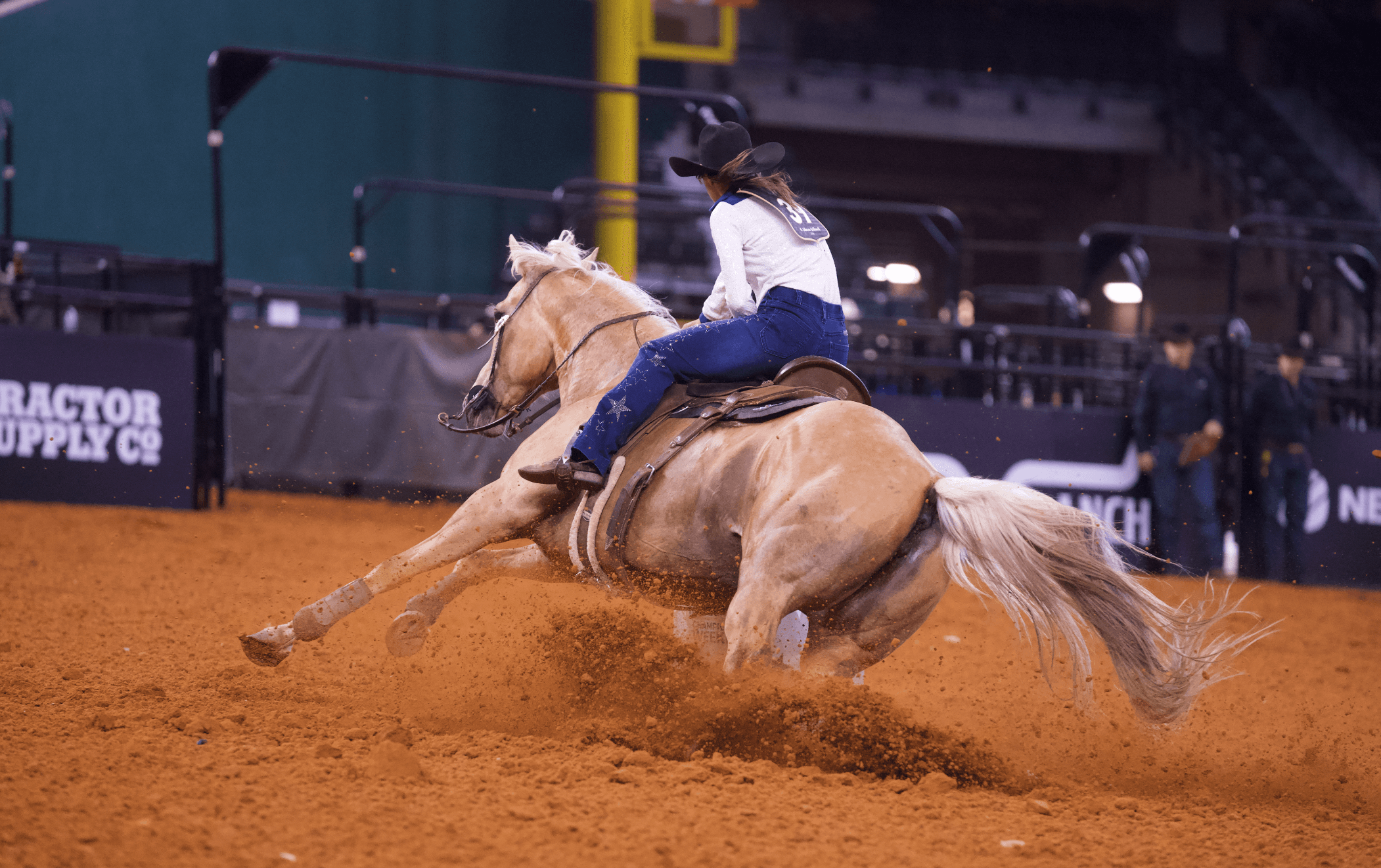 Hayle Stillwell turns a barrel